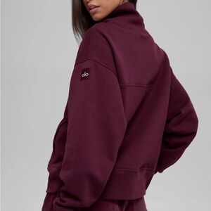 ALO HAZY MOCK NECK PULLOVER BURGUNDY L